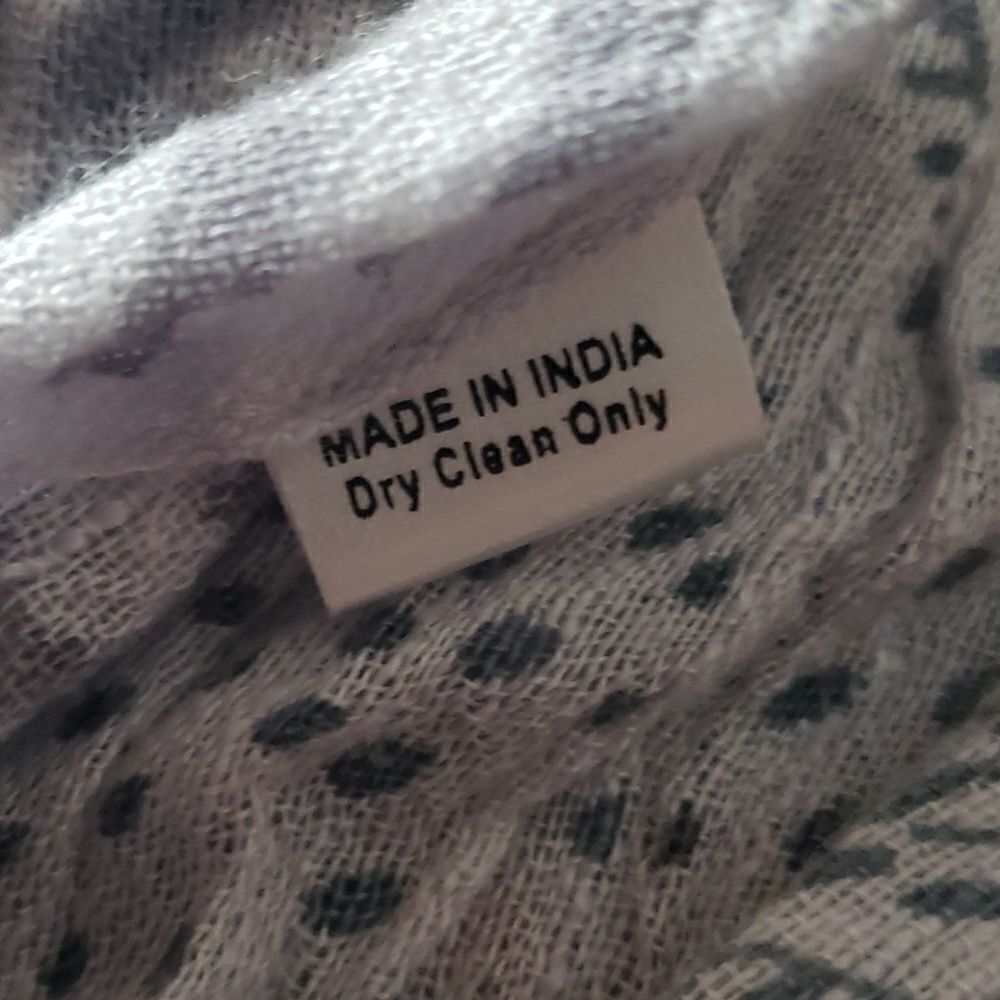 ‎Gray Scarf - Picture 4 of 4